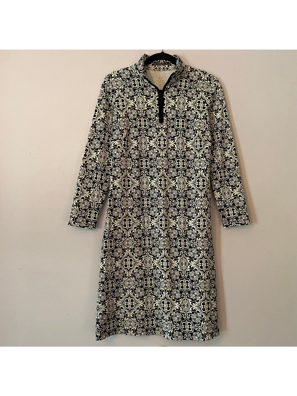 J.McLaughlin Black White Print Sporty Knee Length Dress Catalina Cloth Medium